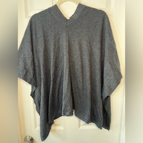 FIG Dark Gray Button-Up Poncho - Picture 5 of 7